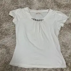 エフデ　ホワイトビジュー付き半袖Tシャツ サイズ9のサムネイル