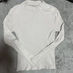 ユニクロ　リブハイネックT ライトグレー