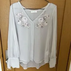 Coco Deal グレー刺繍Vネック長袖ブラウス