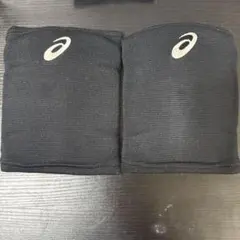 バレーボール　黒　膝サポーター　アシックスのサムネイル