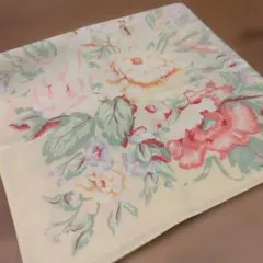 ヴィンテージ　花柄のハンカチ