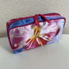 シュウウエムラ✖️蜷川実花　コラボポーチ　新品未使用品のサムネイル