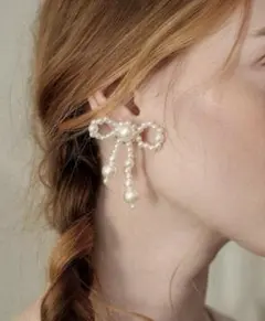 【新品未使用】 限定　レディース　ビーズ　ホワイト　ピアス　リボン　ブライダル