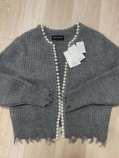 試着のみ！MADISON BLUE グレー パールニットカーディガン 01