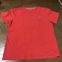 Nike 赤 Tシャツ ロゴ入り