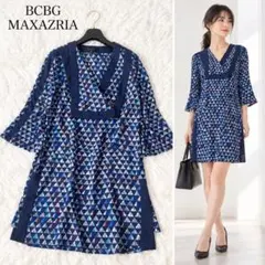 BCBGMAXAZRIA ブルー 幾何学柄 ひざ丈ワンピース
