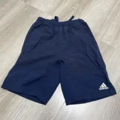 adidas ネイビー ハーフパンツ　140