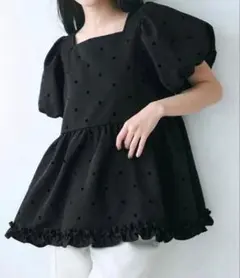 coca ♡ フロッキードット裾フリルブラウスのサムネイル