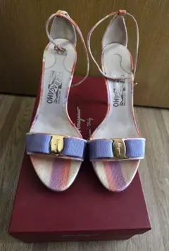Ferragamo サンダル マルチカラー