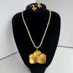 リアルオーキッド ネックレスとイヤリングセット - メルカリ
