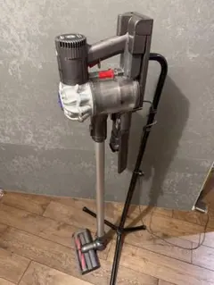 ジャンク】Dyson V7 Fluffy スティッククリーナースタンド - メルカリ
