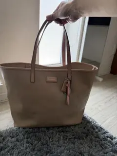SALE‼️ベージュ 合成皮革 トートバッグ　coach未使用に近いです