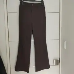【新品未使用】GU　ストレッチフレアパンツ　ブラウンMサイズ