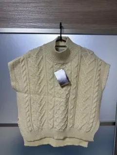 UNITED ARROWSノースリーブ　ニット　白