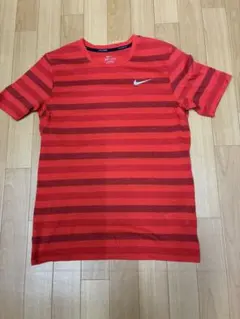 Nike DRI-FIT ストライプトップス 赤