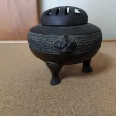 清朝黒磁秞3足炉 純銀濱千鳥透火屋82g 香炉 - メルカリ