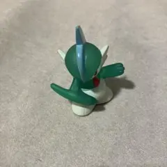 ポケモンキッズ　フィギュア エルレイド　クリア