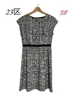 23区【美品】ワンピース　膝丈　総柄　38