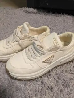 2025年最新】プラダスニーカー白の人気アイテム - メルカリ