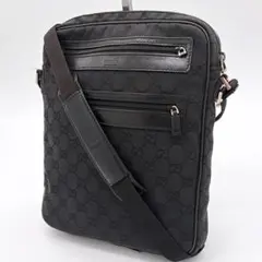 GUCCI GGキャンバス ショルダーバッグ ロゴ型押し 斜め掛け ブラック