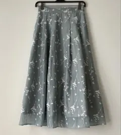 NATURAL BEAUTY BASIC バイカラーフラワー刺繍フレアスカートM