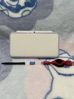 New 2DS LL ホワイト 本体　今だけオマケ付き