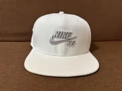 Nike SB ホワイト ベースボールキャップ ナイキ　白