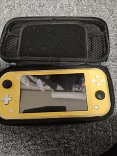 Nintendo Switch Lite イエロー 本体とどうぶつの森カセット