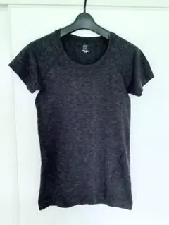 速乾シームレスH&M Sport スポーツTシャツ ダークグレーのサムネイル