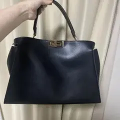 ブラック トートバッグ 合成皮革 ゴールド金具