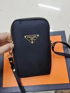 PRADA ブラック スマホショルダーバッグ