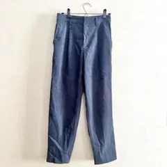 テーパードパンツ　ブルー　ネイビー　きれいめ　オフィス