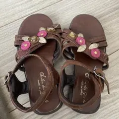 Clarks 花モチーフ ブラウン サンダル