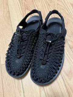 中古 2回使用 KEEN ユニーク ツー オーティー27cm ネイビー - メルカリ