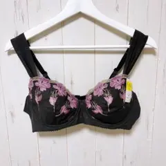 【新品タグ付き】ワコールウィング C85 ブラジャー fufuのサムネイル