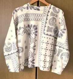 ニット　セーター　ペイズリー柄