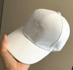 【新品未使用】NYロゴキャップ　ホワイトコーデュロイ（汗とりシートプレゼント）