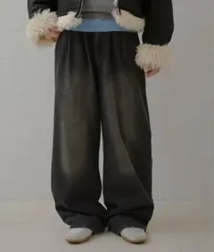 ダークグレー ワイドパンツ