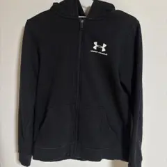 UNDER ARMOUR ブラックパーカー
