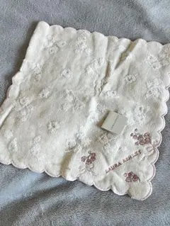 LAURA ASHLEY 花柄刺繍 ハンカチ