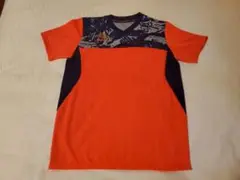 アンブロ　オレンジ Vネックシャツ Mサイズ