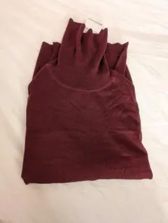 ユニクロ　エクストラファインメリノタートルネックセーター　ワイン　Ｌ