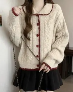 レディースセーター開襟 - 赤いハートボタンのルーズニットセーター、