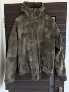 VOLCOM 迷彩柄　フードジャケット