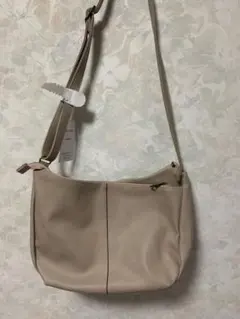 ベージュ 合成皮革 ショルダーバッグ 中型