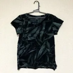 ヨガTシャツ　半袖　ブラック系