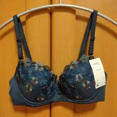 新品未使用 Wing ブラジャー B70