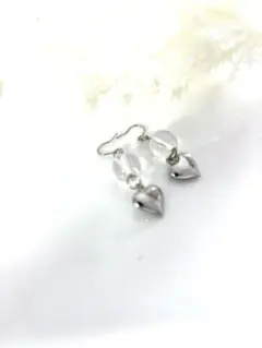 ハート型天然石水晶のピアス