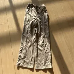 GU ベージュ ストレートパンツ Sサイズ