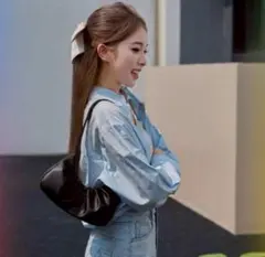 フリル　デザイン　ブラック　ショルダー　バッグ　黒